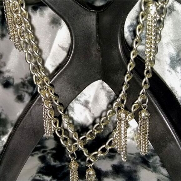 $$TASSELED VINTAGE Silver-Tone NECK CHAIN - Picture 1 of 3